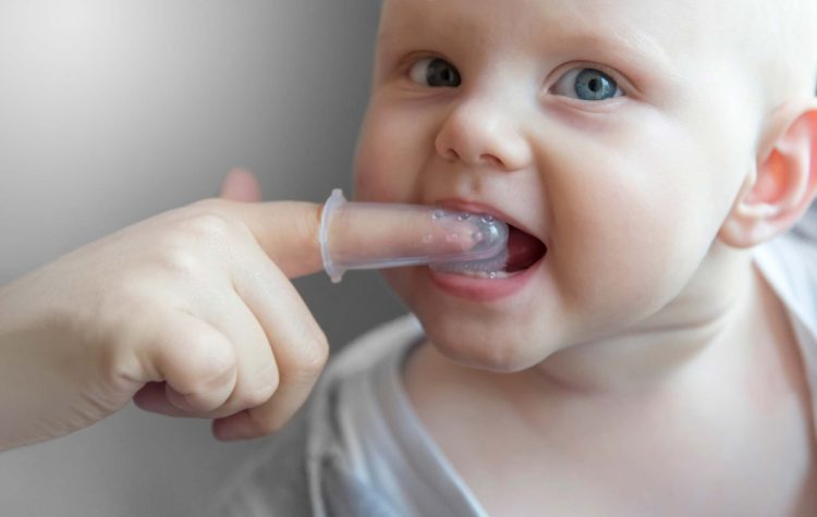 Kowhai Dental Teething Baby1 2500px scaled 1