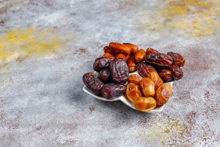 various dried dates kurma