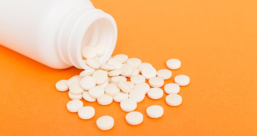 چه کسانی باید قرص کلسیم بخورند؟ 2 قرص کلسیم